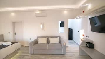 1 間睡房、房內夾萬、熨斗/熨衫板、可攜式嬰兒床