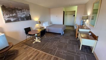 Comfort Single Room, Non Smoking, Private Bathroom | Desk, laptop workspace, free WiFi, bed sheets