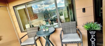 Charming Red Rock Poolside Condo with WiFi, AC in superb Sedona