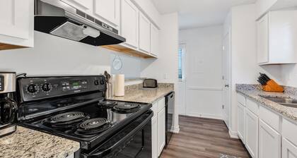 Cozy 2BD Near Walmart HQ | Long Stay Discounts
