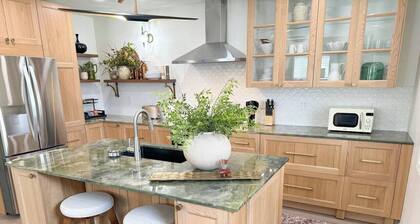 Modern 3BR Home | BBQ, Wi-Fi, Near Dining & Stores
