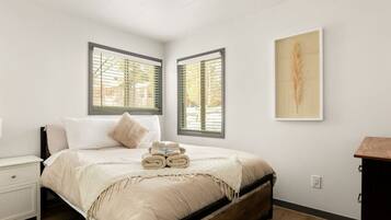 2 bedrooms, free WiFi, bed sheets
