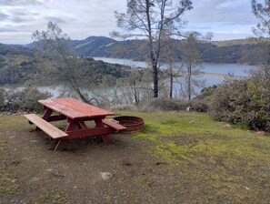 Lake View Tent - The Ranch at Lake Sonoma (Geyserville)