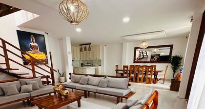 MONTAÑITA HOUSE Beautiful oceanfront vacation home