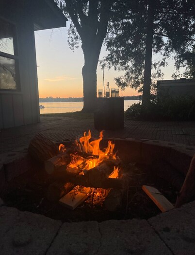 Crow Wing Lakefront Cabin with Stunning Views, Perfect for All Seasons!