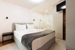 1 bedroom, iron/ironing board, Internet, bed sheets