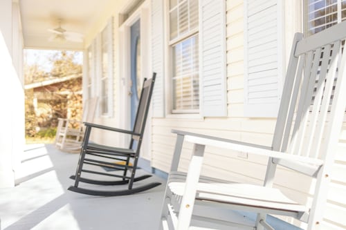 Booth Circle Retreat - near downtown Ocean Springs & beaches