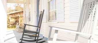 Booth Circle Retreat - near downtown Ocean Springs & beaches