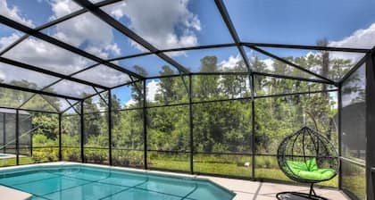 Spacious & Family-Friendly 6BR Villa Near Disney Private Pool & Game Room!