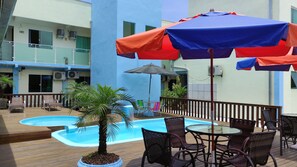 2 piscines couvertes