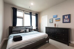 2 bedrooms, iron/ironing board, travel cot, free WiFi