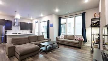 Smart TV, video games