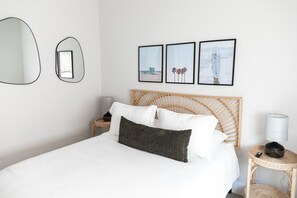 2 bedrooms, desk, iron/ironing board, travel cot