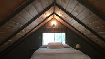 2 bedrooms, iron/ironing board, travel crib, free WiFi