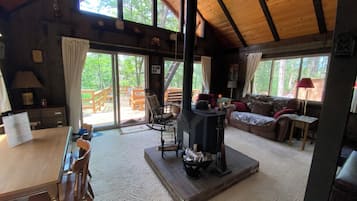 Smart TV, fireplace, DVD player, books