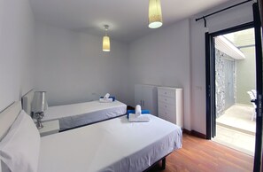 3 chambres, fer et planche à repasser, Wi-Fi, draps fournis