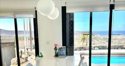 Private pool and luxury views