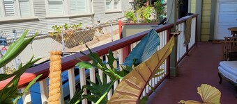 City Skyline Hideaway Victorian Architecture 1 Bed
