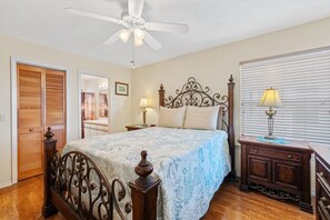 2 bedrooms, travel crib, free WiFi, bed sheets