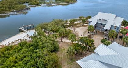 Mullet Manor the Fishing Cabin Condo!