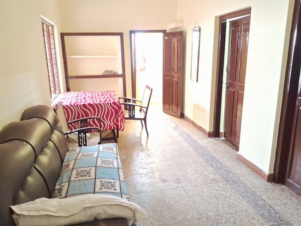 House, 2 Bedrooms, Smoking, Balcony | Living room - Homestay for Vacation in Pondicherry (Puducherry)