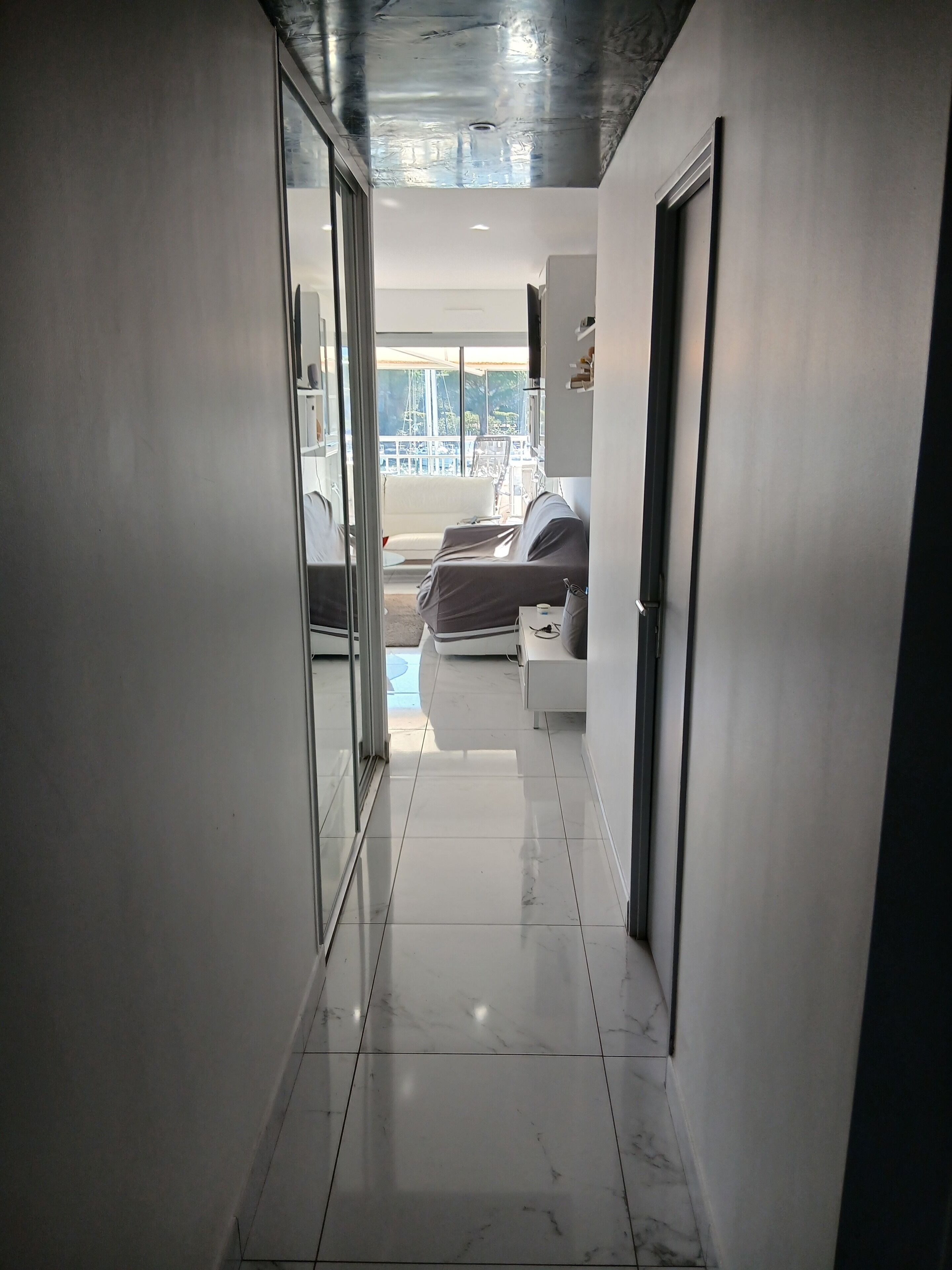 2 عدّة غرف نوم ومكواة/لوح كي وواي فاي مجانًا وملاءات أسرّة