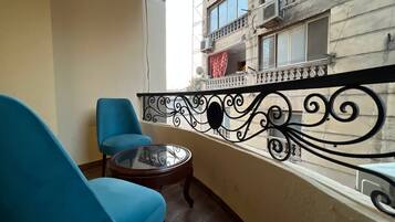 Deluxe Quadruple Room | Terrace/patio