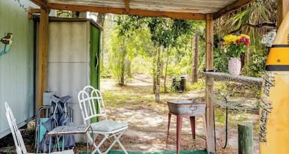 Soothing cabin with AC in charming Arcadia
