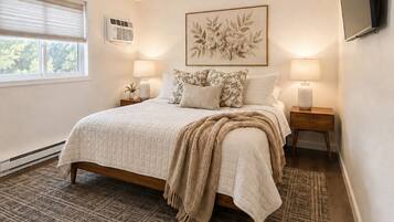 2 bedrooms, iron/ironing board, travel cot, Internet