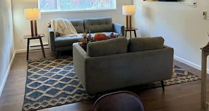 Modern 2BR Retreat • Central Williston Location