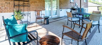 Centrally Located near airport, Museums, and More, with 4 BRs and 3 Full Baths
