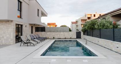 Villa Pam - Luxury villa with a heated pool and a summer terace with 4 bedrooms