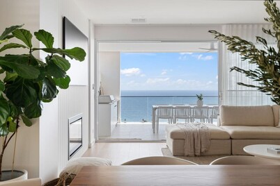 Okeanos ~ Greek Island espace in South Australia