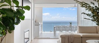 Okeanos ~ Greek Island espace in South Australia