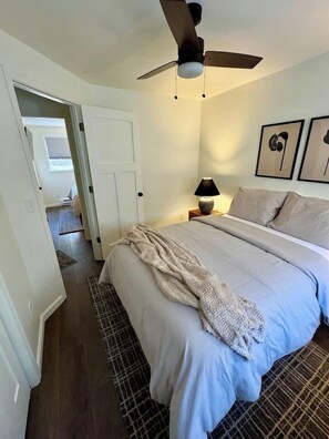 2 soverom, strykejern/-brett, reiseseng for barn og wi-fi