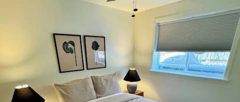 2 habitaciones, tabla de planchar con plancha, cuna de viaje y wifi
