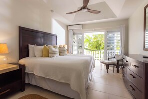 4 chambres, coffres-forts dans les chambres, bureau