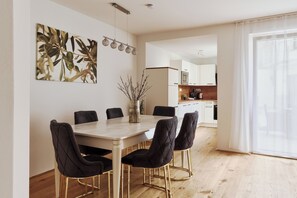 Dining - Perfect 2-bedroom apartment with WiFi in charming Wien (Wien)