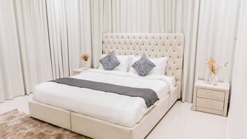 5 bedrooms, WiFi, bed sheets