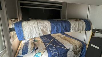 2 bedrooms, bed sheets