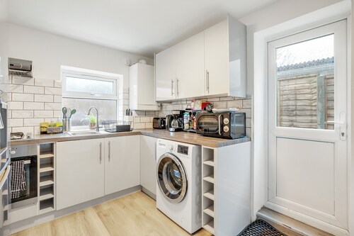 Beautiful House in North London with Parking