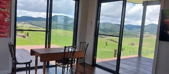 New 2 bedroom off grid cottage 2 minutes from Dorrigo National Park