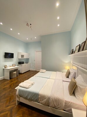 Estudio Deluxe | 1 dormitorio, escritorio, espacio para trabajar con un portátil