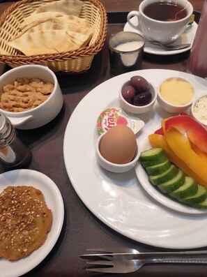 Free daily continental breakfast