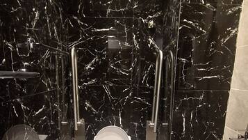 Apartment | Bathroom