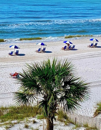 GroundFloor. Beachfront. Tempurpedic King. Queen & Twin bunks.Indoor Pool.Chairs