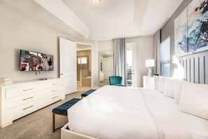 6 bedrooms, desk, iron/ironing board, WiFi