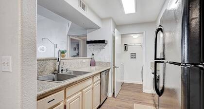 Cozy Comfy Condo in Vibrant Las Vegas