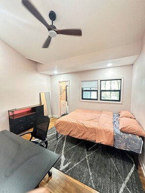 3 Schlafzimmer, Bügeleisen/Bügelbrett, WLAN, Bettwäsche
