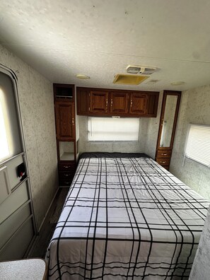 Room - RV near Downtown Las Vegas (Las Vegas)